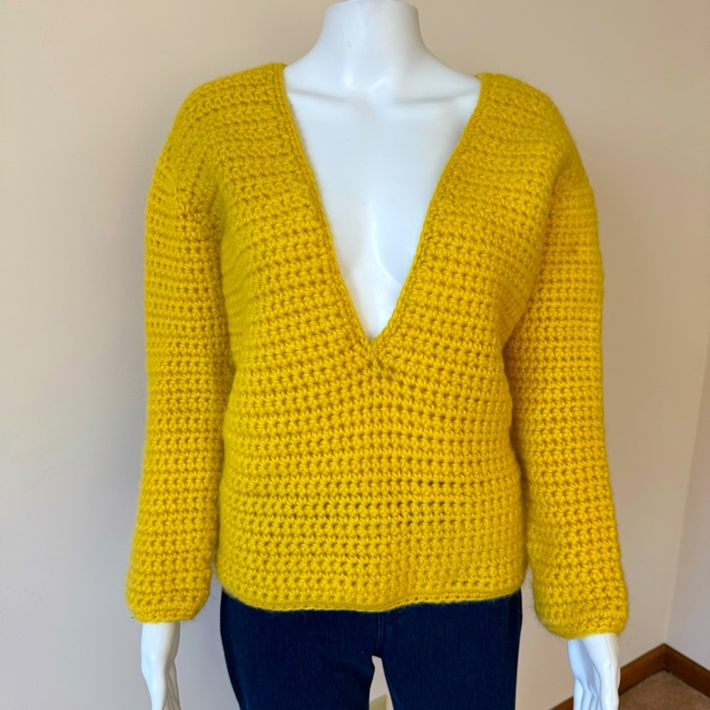 RARE Saks Fifth Avenue France V-neck Wool Sweater Chunky Hand Knit Vintage